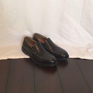 Black dress shoes